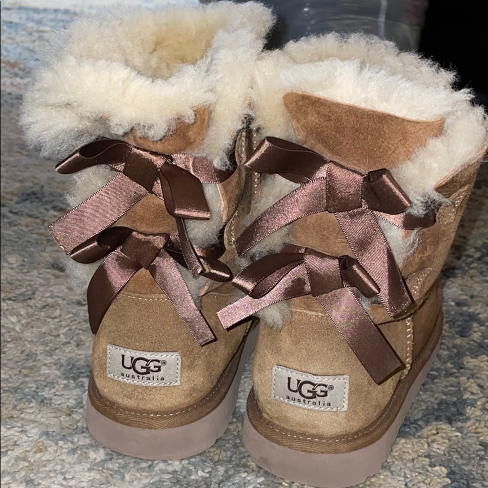 COPY - Bailey bow chesnut UGG boots